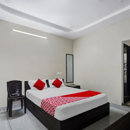 Hotel O Vara Residency Rājahmundry Extérieur photo