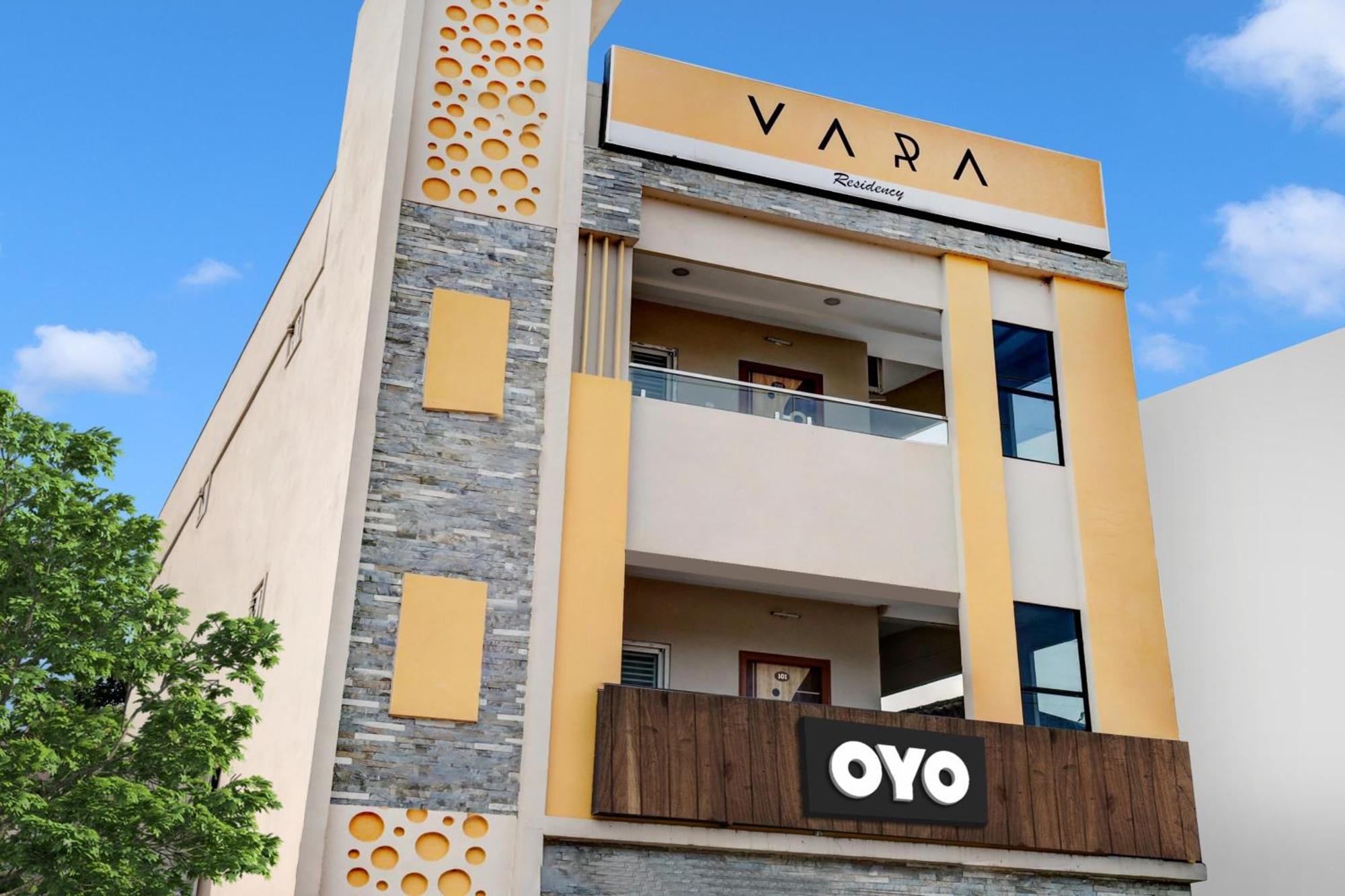 Hotel O Vara Residency Rājahmundry Extérieur photo